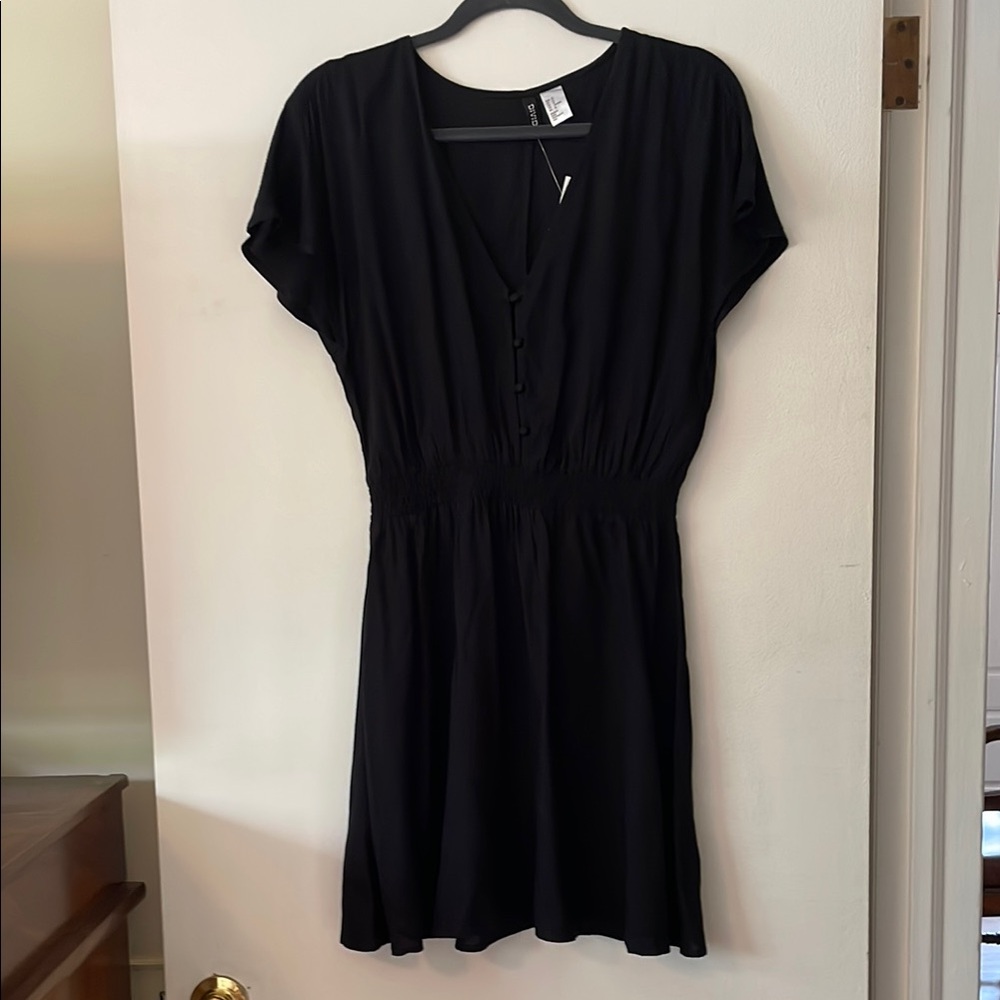 NWT H&M Divided V-neck Black Dress with Elastic Waist and Button Front Size 12